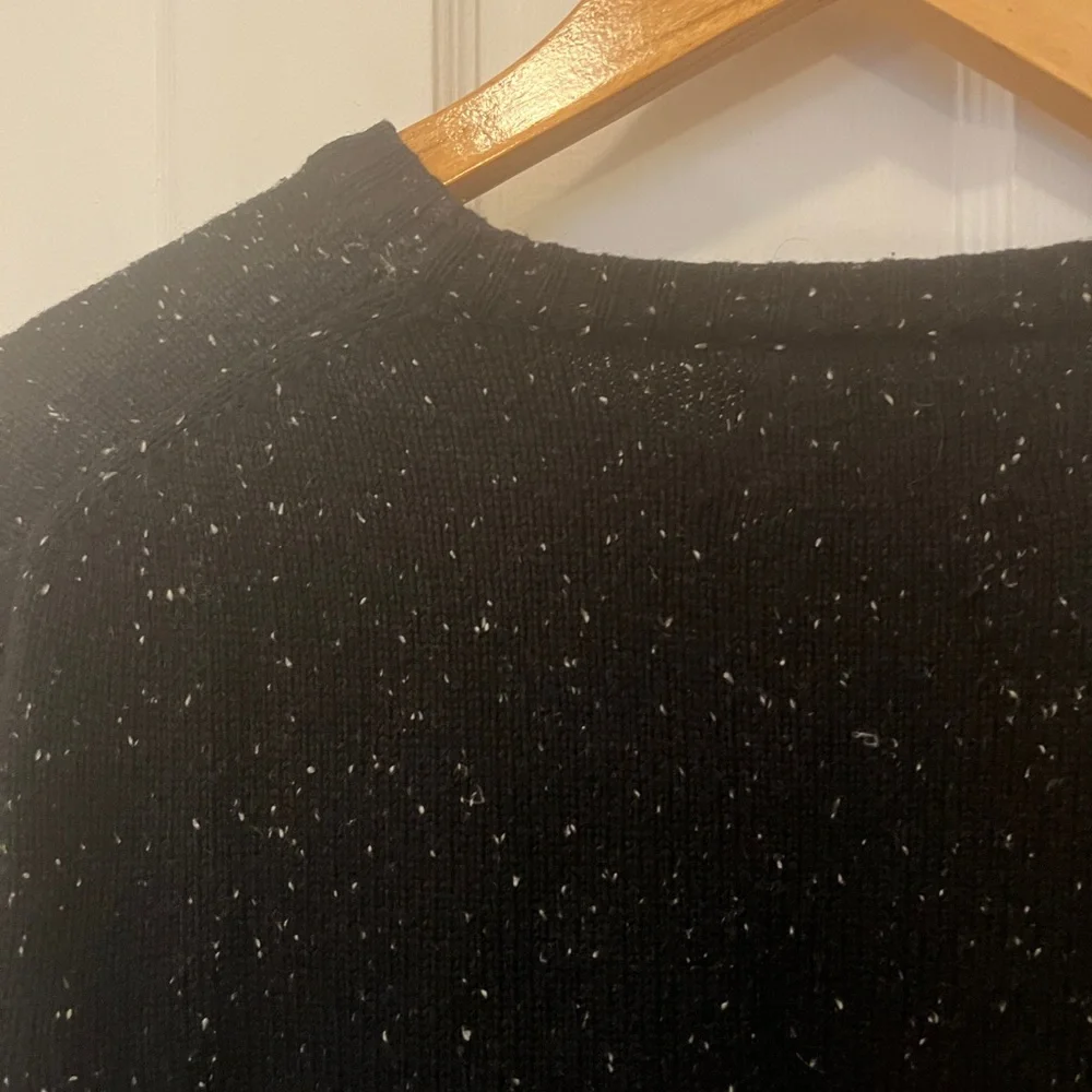 🚫SOLD🚫Black with white speckles crew neck sweater - Picture 3 of 5